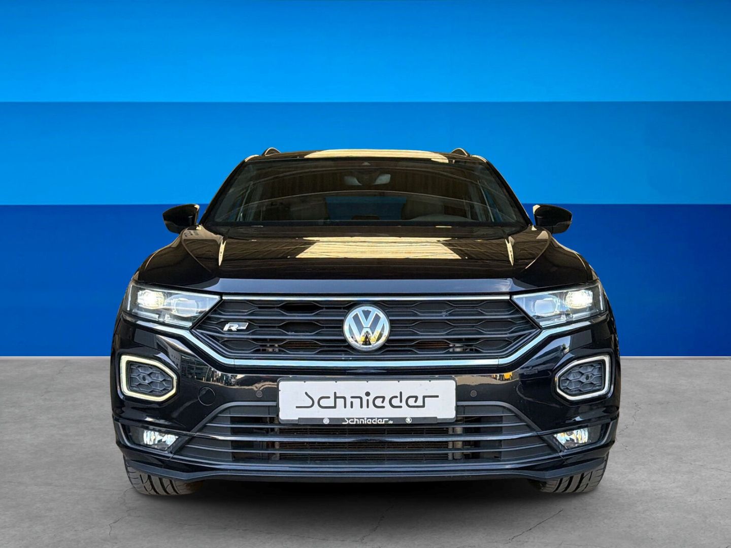 Fahrzeug 8 Fahrzeugabbildung Volkswagen T-Roc 1.5 TSI ACT R-Line AHK Sport - mit KI generiert/bearbeitet