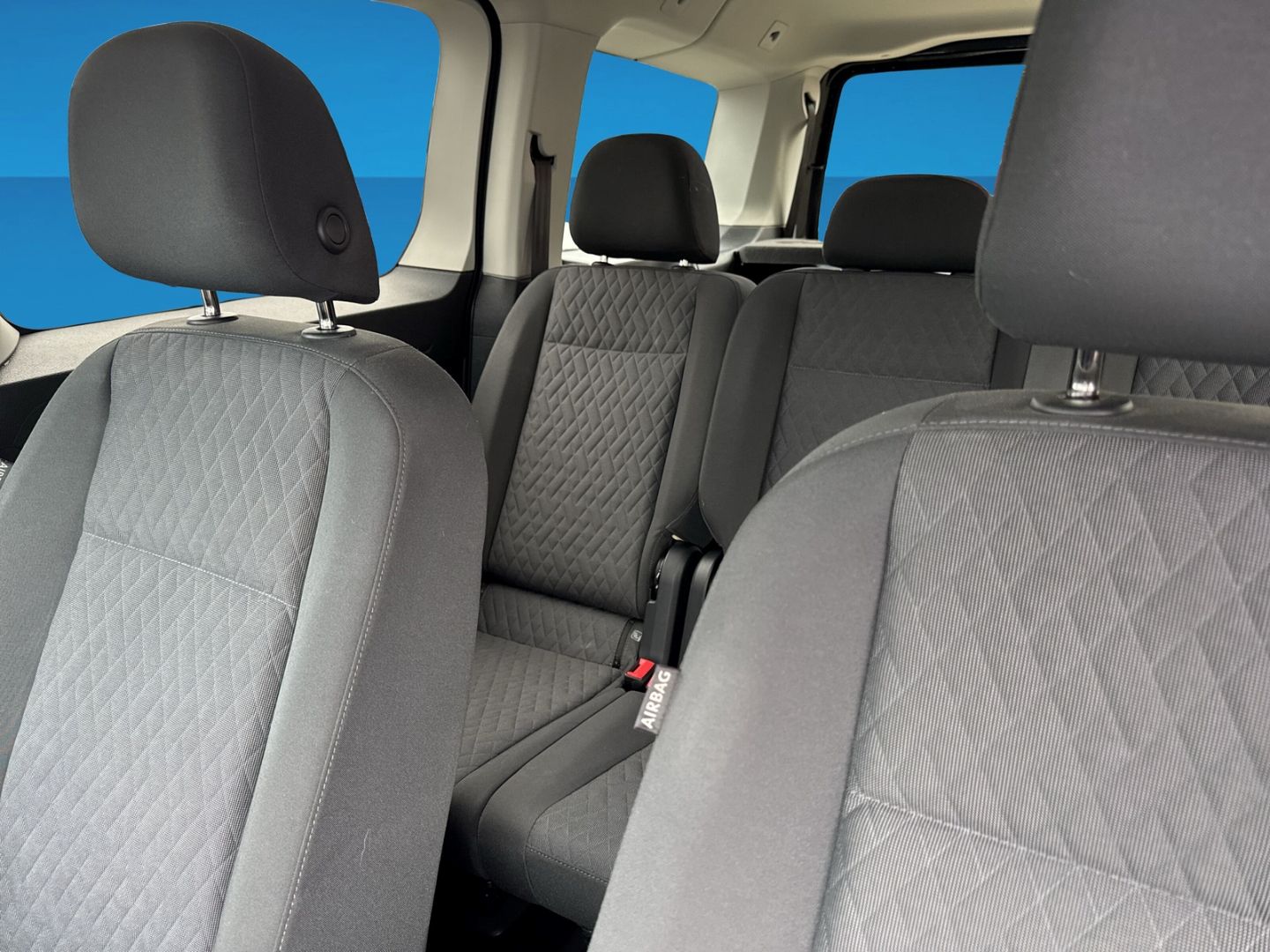 Fahrzeugabbildung Volkswagen Caddy 2.0 TDI Life 7 Sitzer Standheizung