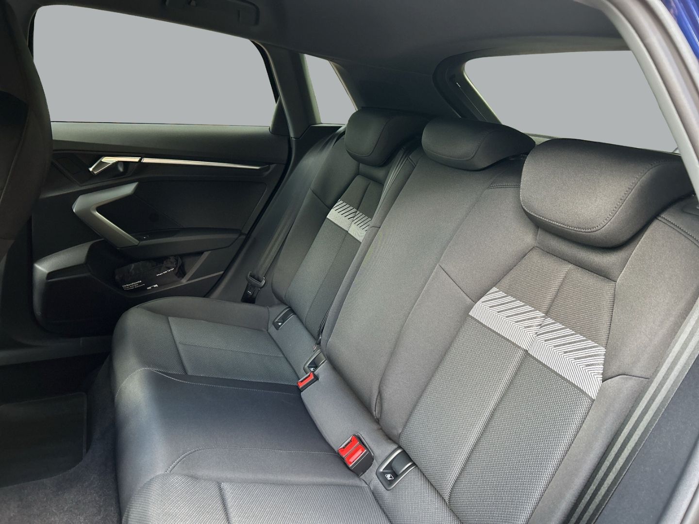 Fahrzeugabbildung Audi A3 SPORTBACK TFSI 85 kW +AHK+VIRTUAL+NAVI+SHZ - mit KI generiert/bearbeitet