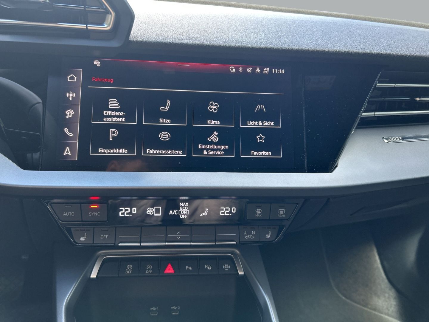 Fahrzeugabbildung Audi A3 SPORTBACK TFSI 85 kW +AHK+VIRTUAL+NAVI+SHZ - mit KI generiert/bearbeitet