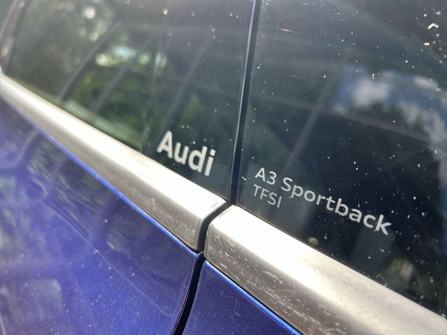 Fahrzeugabbildung Audi A3 SPORTBACK TFSI 85 kW +AHK+VIRTUAL+NAVI+SHZ - mit KI generiert/bearbeitet