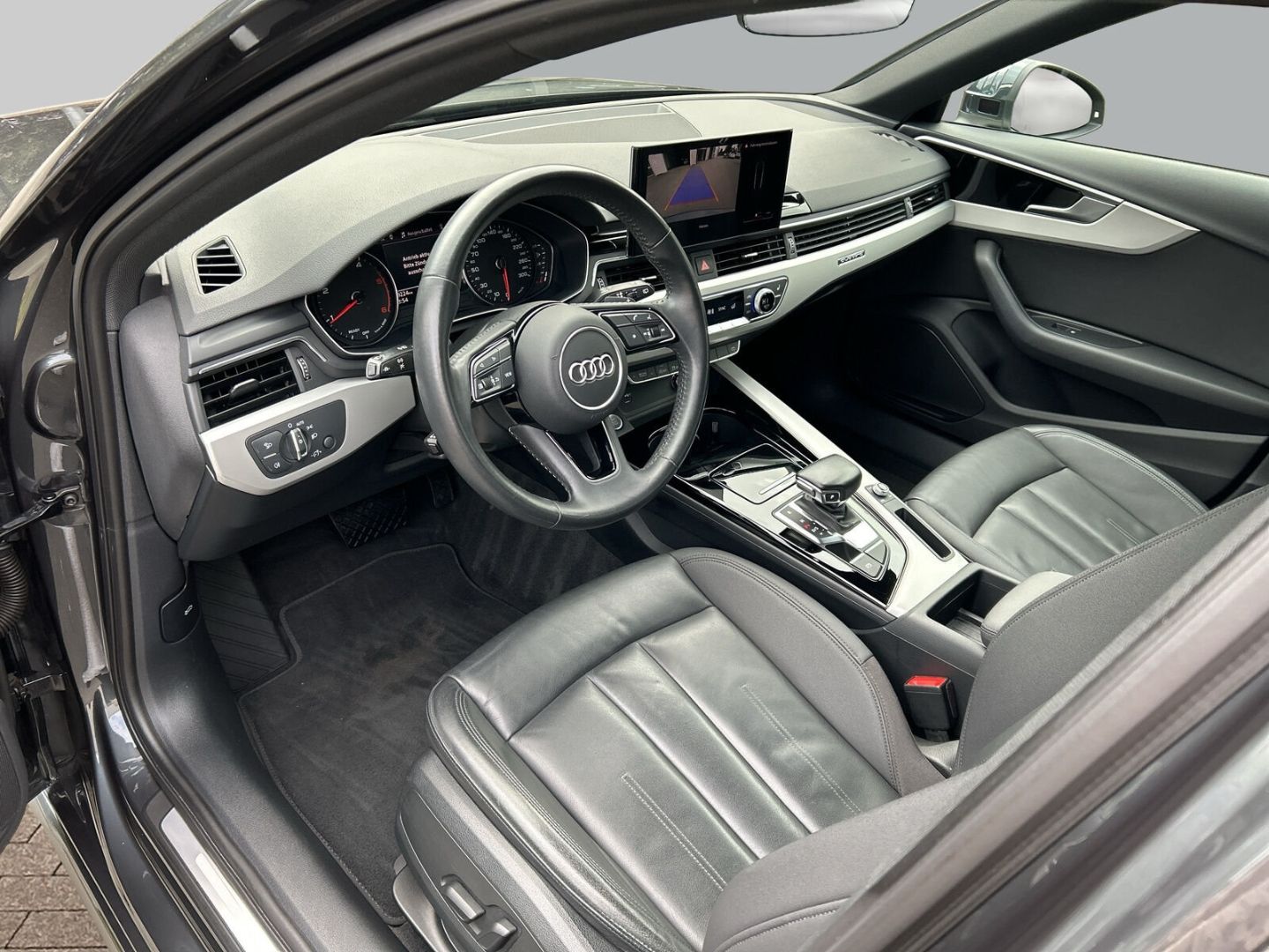 Fahrzeugabbildung Audi A4 Avant 2.0 40 TDI quattro advanced Navi Leder - mit KI generiert/bearbeitet