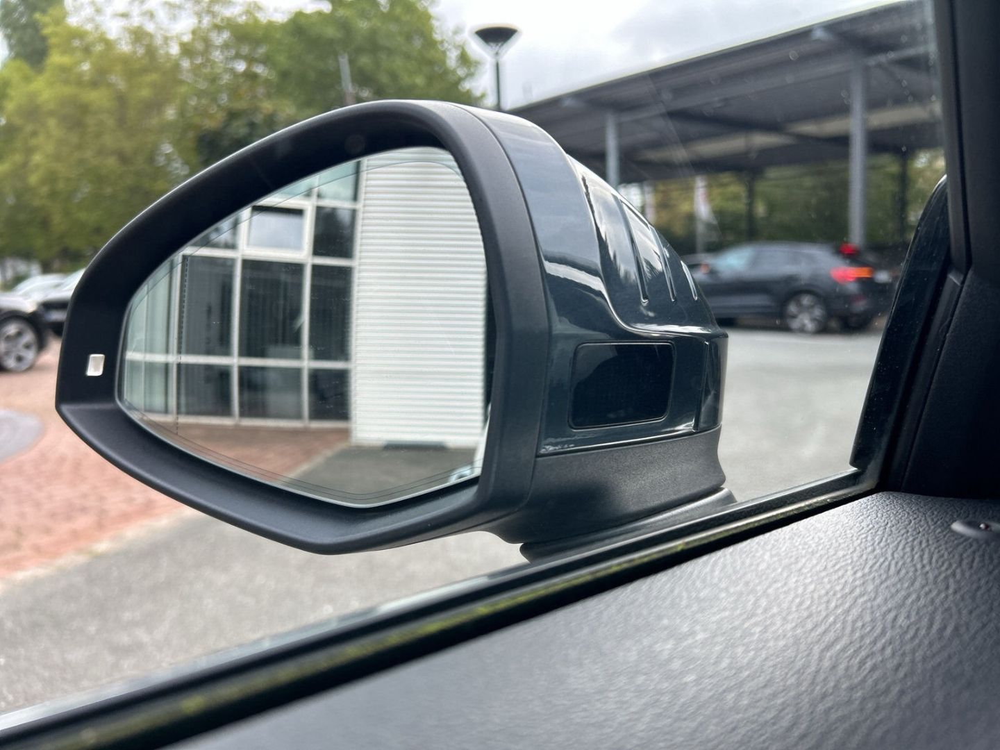 Fahrzeugabbildung Audi A4 Avant 2.0 40 TDI quattro advanced Navi Leder - mit KI generiert/bearbeitet