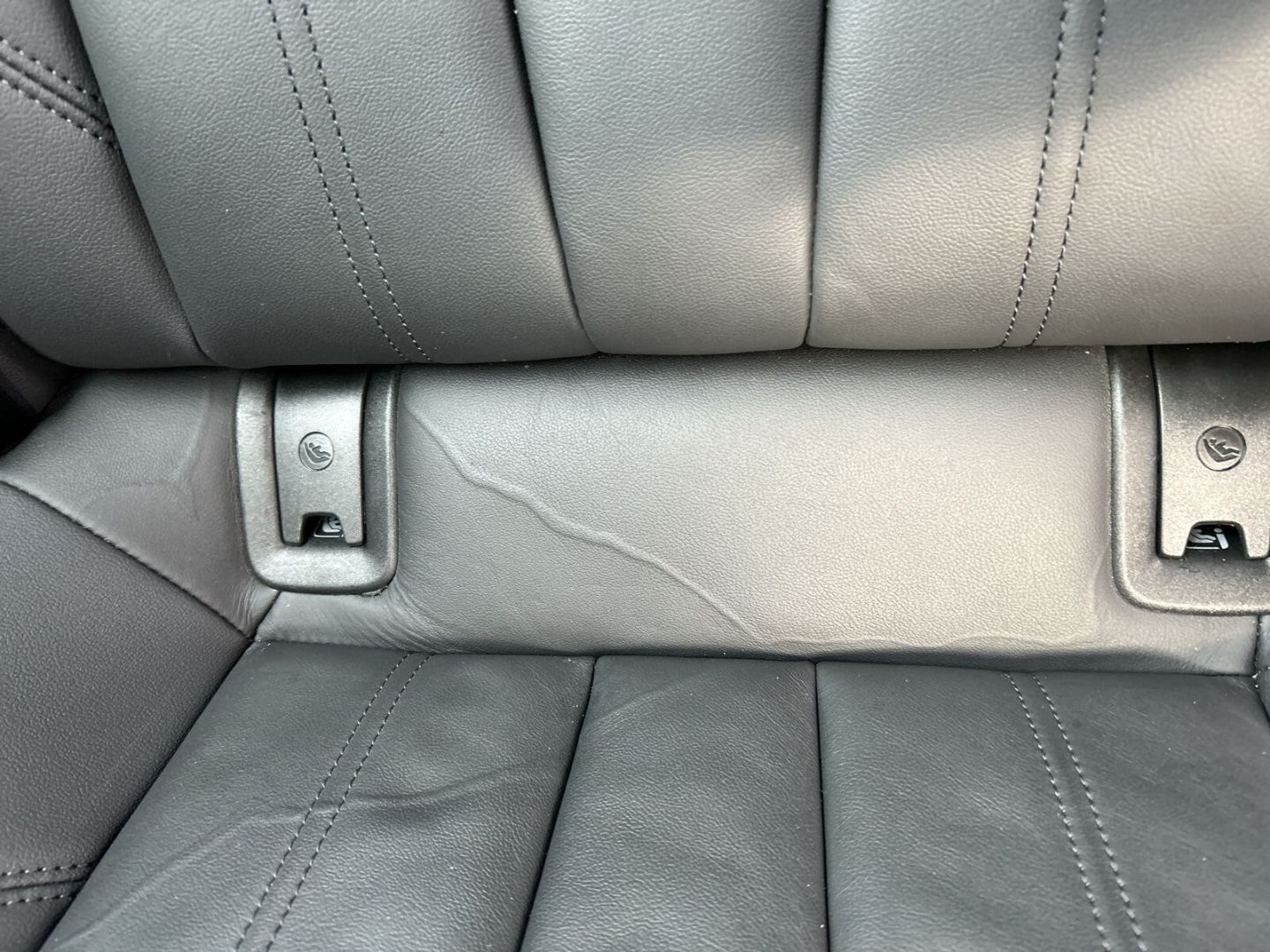 Fahrzeugabbildung Audi A4 Avant 2.0 40 TDI quattro advanced Navi Leder - mit KI generiert/bearbeitet