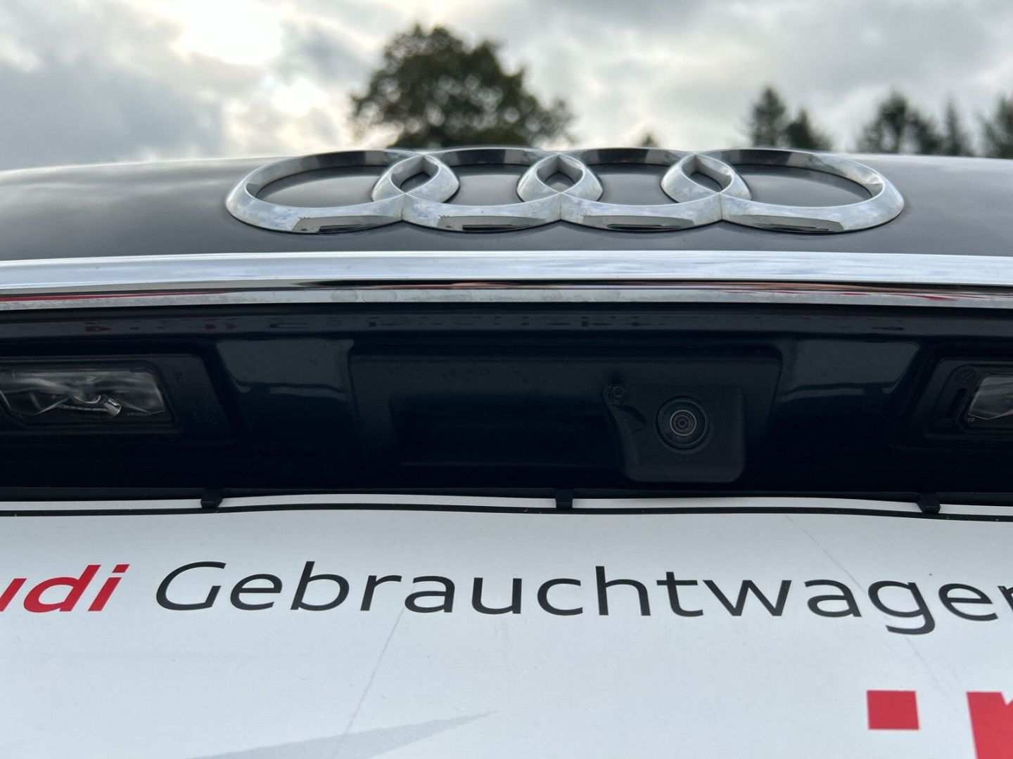 Fahrzeugabbildung Audi A4 Avant 2.0 40 TDI quattro advanced Navi Leder - mit KI generiert/bearbeitet