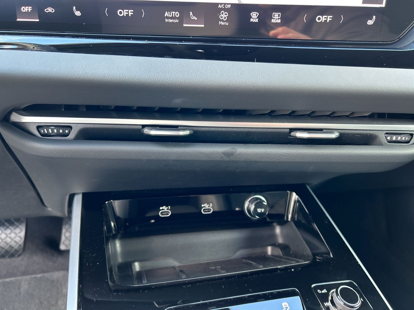 Fahrzeugabbildung Audi A5 Avant TFSI quattro AHK+NAVI+LEDER+LED+ACC+KAM - mit KI generiert/bearbeitet