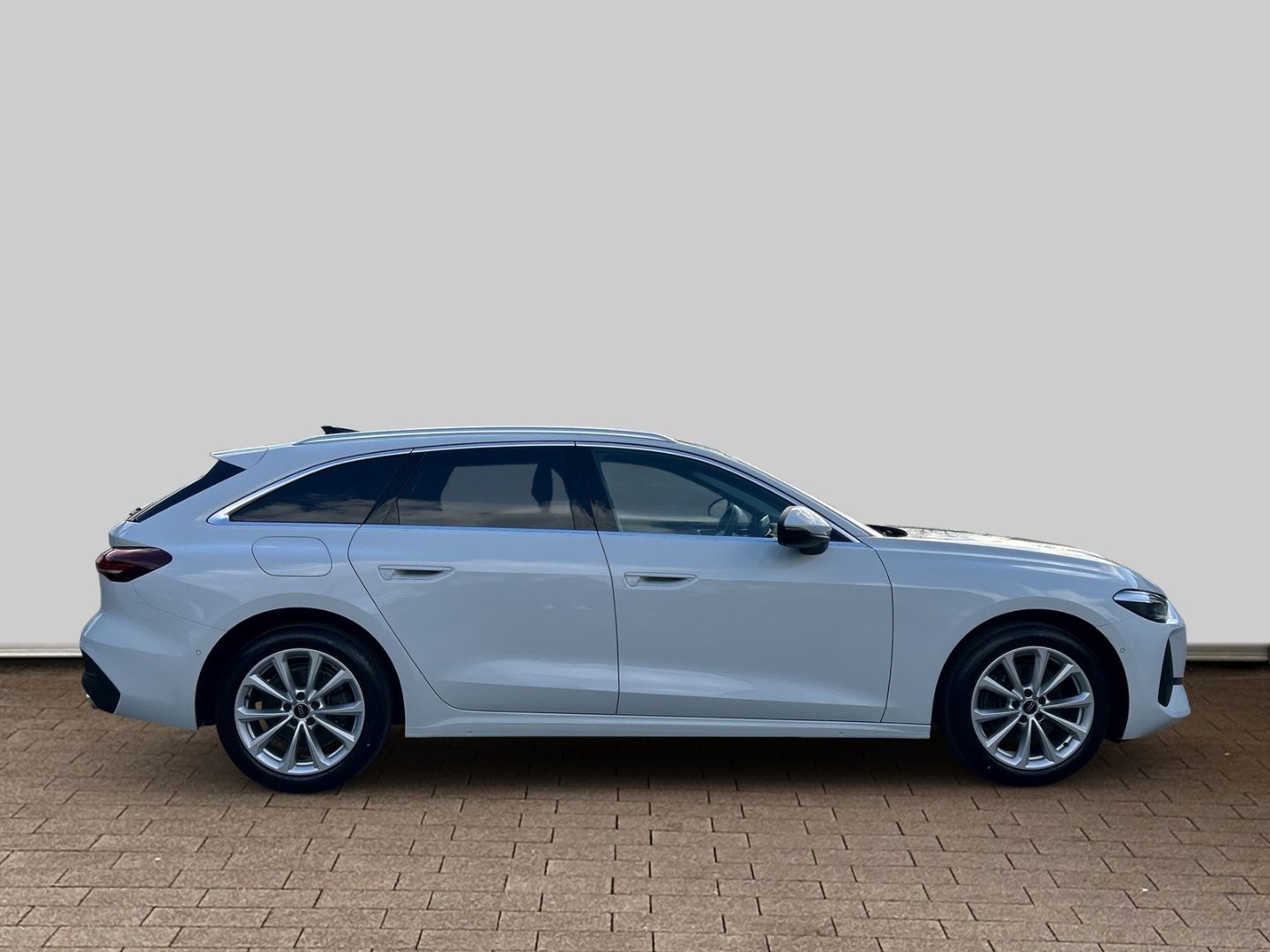 Fahrzeugabbildung Audi A5 Avant TFSI quattro AHK+NAVI+LEDER+LED+ACC+KAM - mit KI generiert/bearbeitet