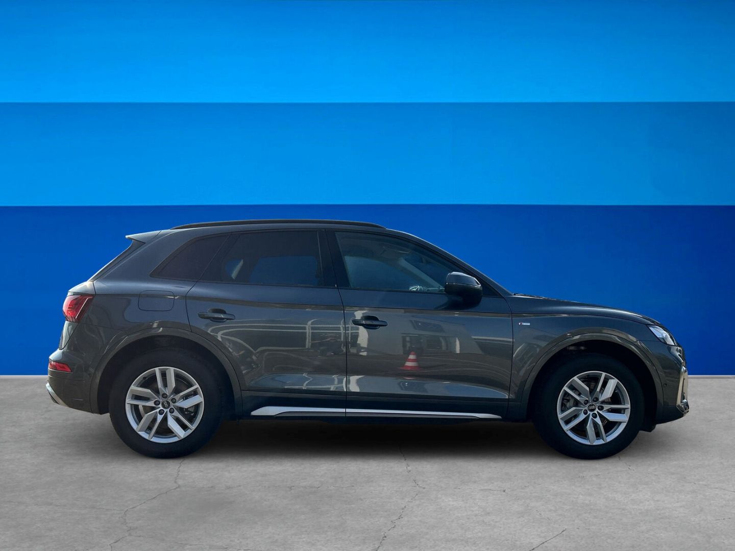 Fahrzeug 8 Fahrzeugabbildung Audi Q5 40 TDI QUATTRO+SLINE+LED+LUFT+AHK+SHZ+NAVI - mit KI generiert/bearbeitet