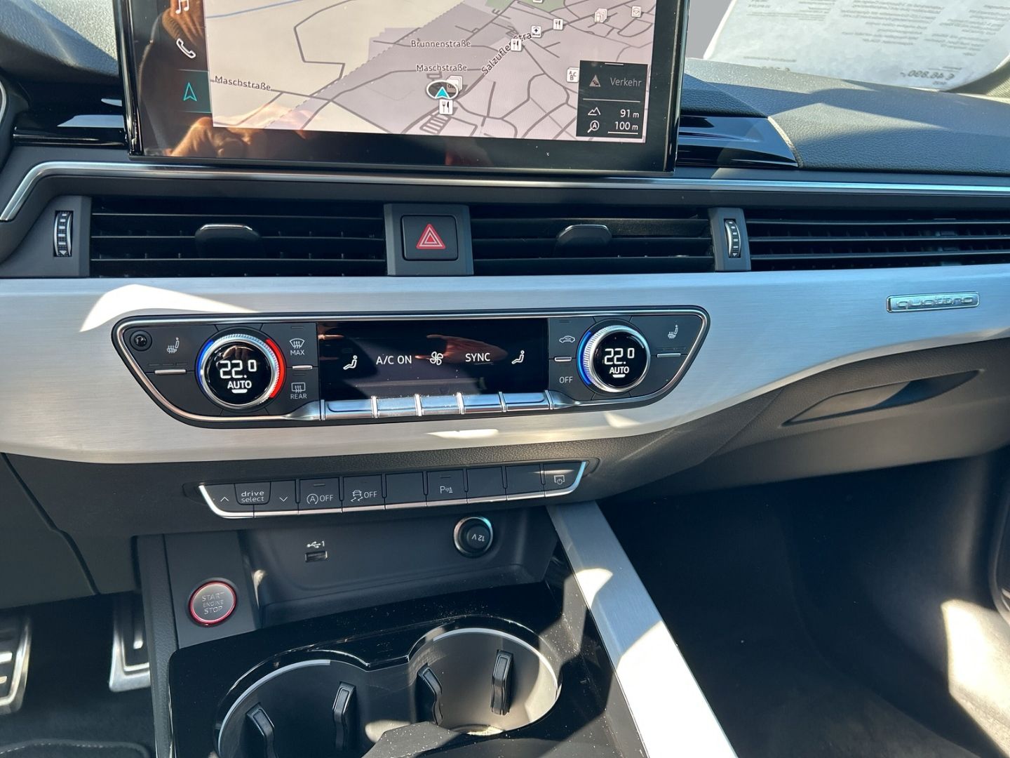 Fahrzeug 14 Fahrzeugabbildung Audi S4 Avant 3.0 TDI MATRIX-LED+B&O+Standhzg+AHK+KAM - mit KI generiert/bearbeitet