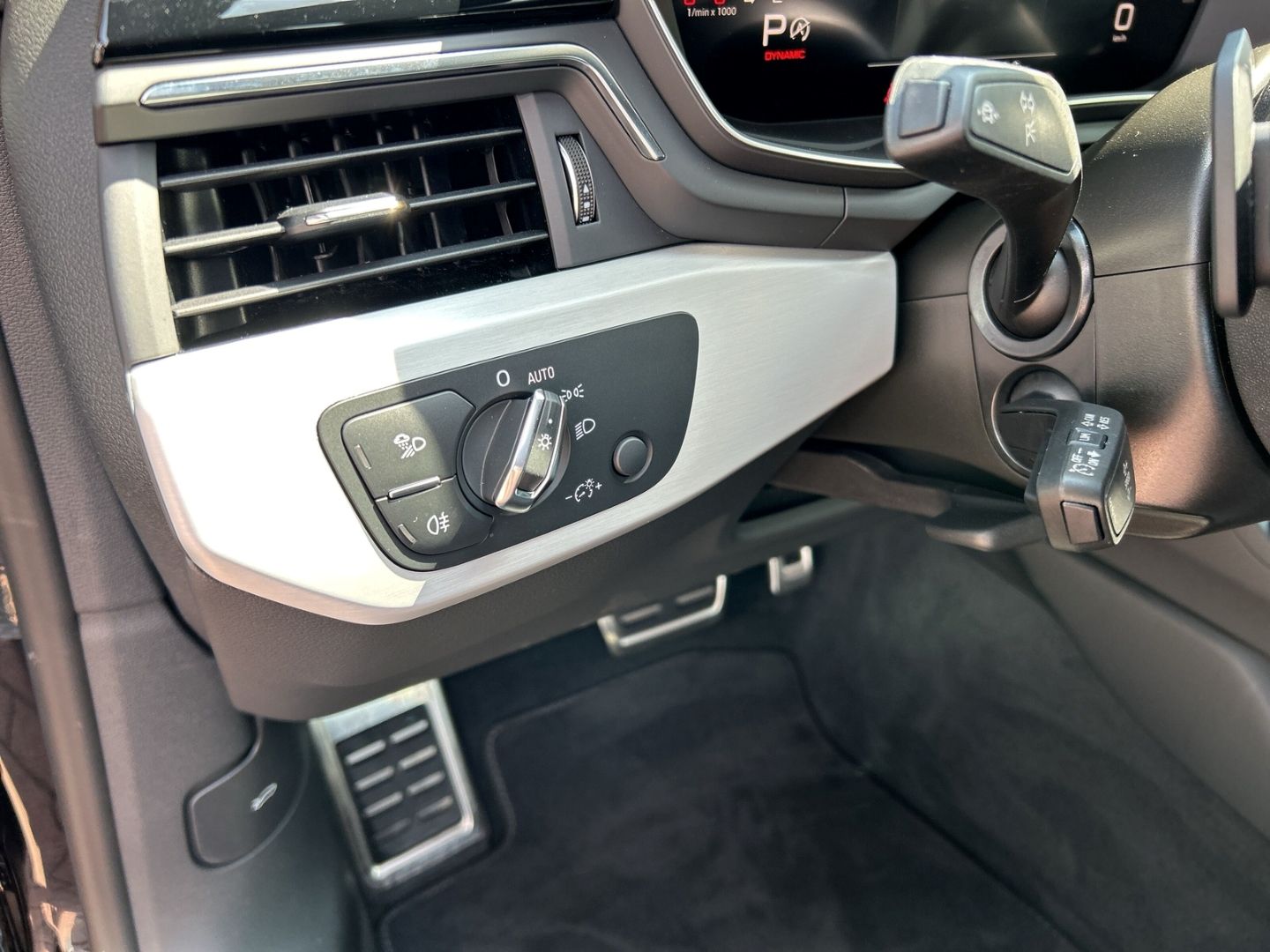 Fahrzeugabbildung Audi A5 Cabriolet 40 TFSI S LINE MATRIX LED AHK VIRTU