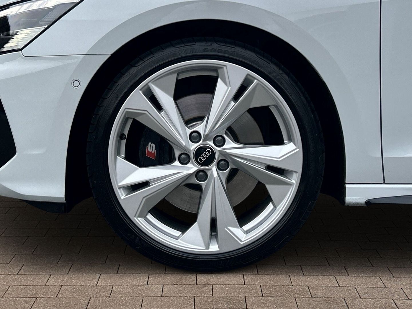 Fahrzeugabbildung Audi S3 Sportback 2.0 TFSI quattro Matrix LED B&O Kam