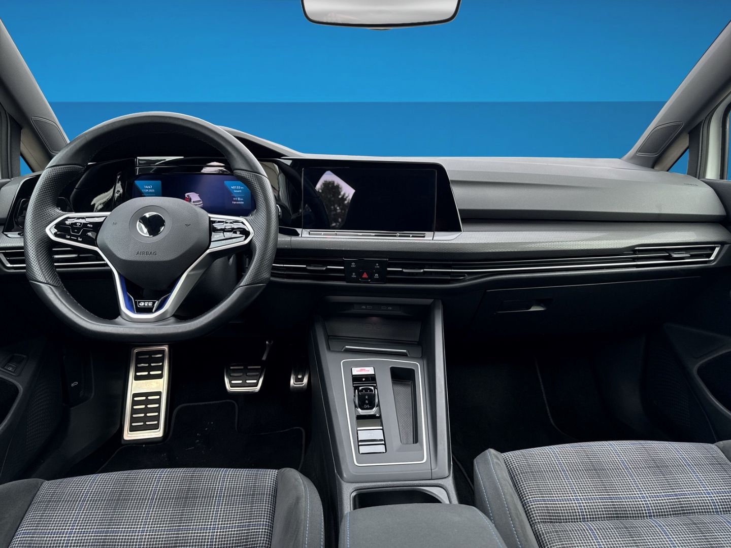 Fahrzeugabbildung Volkswagen Golf 8 GTE eHybrid Matrix-LED Business-Paket