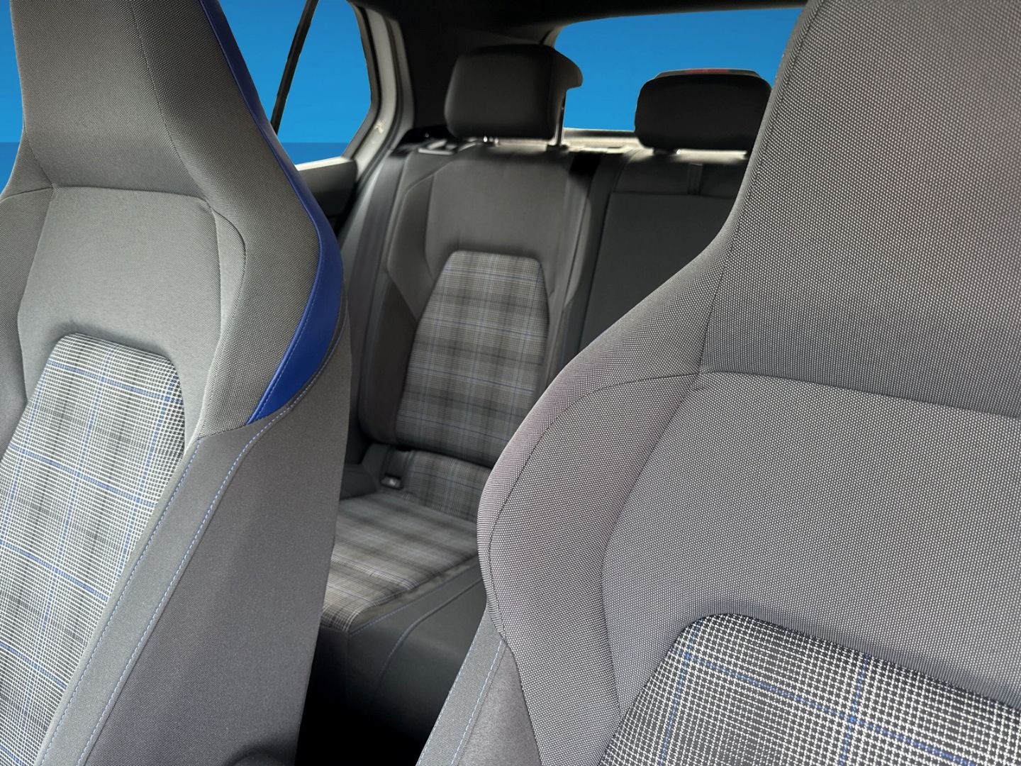 Fahrzeugabbildung Volkswagen Golf 8 GTE eHybrid Matrix-LED Business-Paket