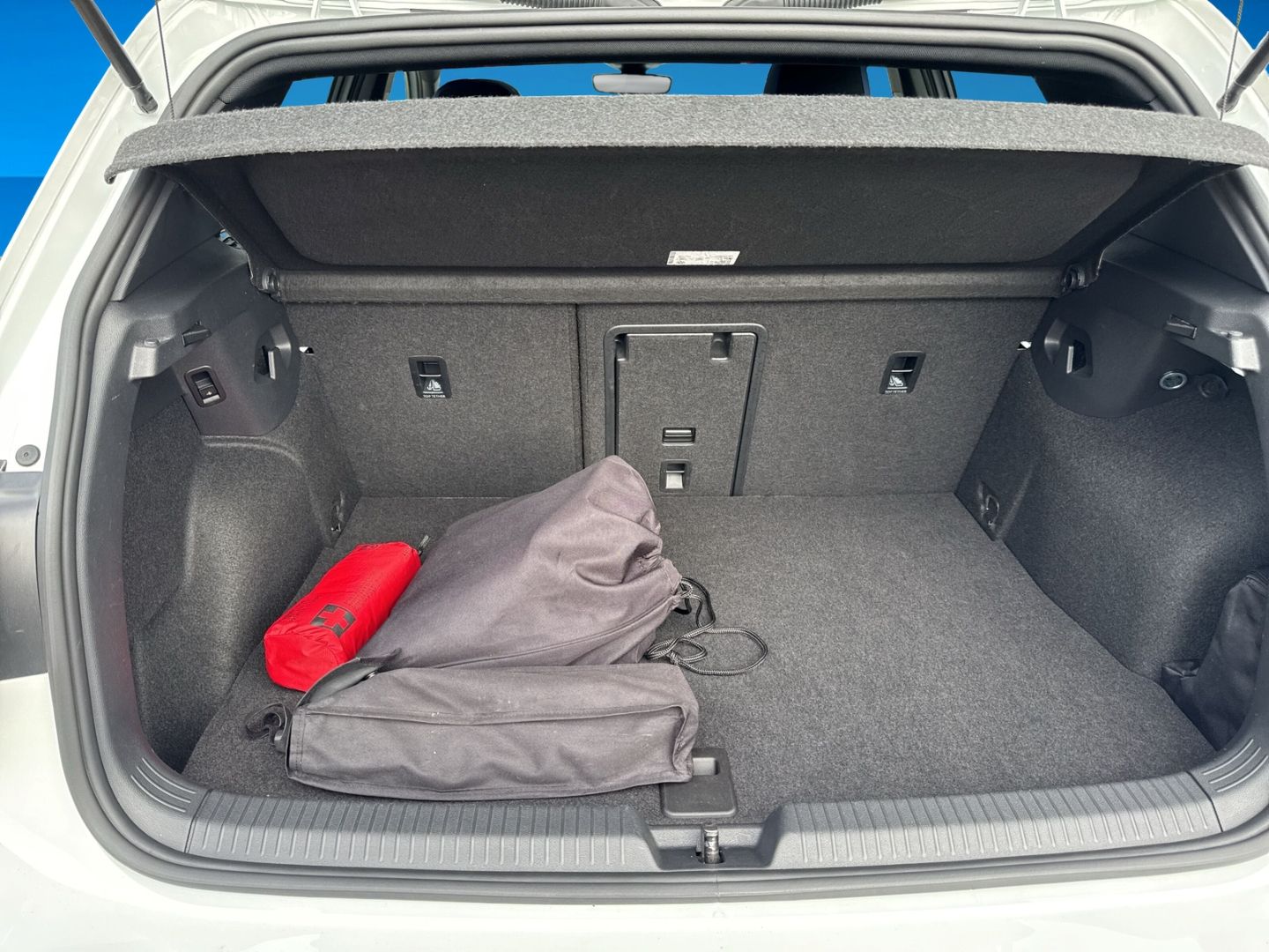 Fahrzeugabbildung Volkswagen Golf 8 GTE eHybrid Matrix-LED Business-Paket