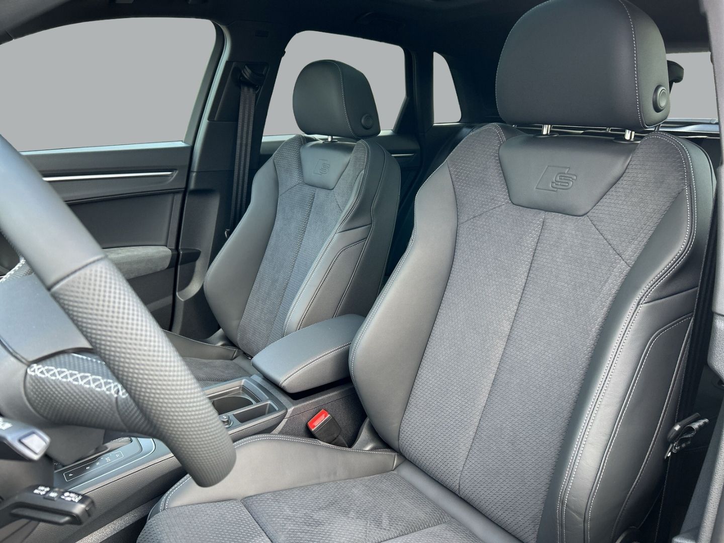 Fahrzeugabbildung Audi Q3 advanced 40 TFSI quattro AHK+PANO+LED+KAMERA