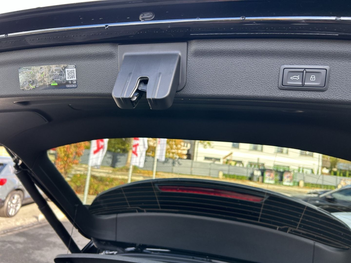 Fahrzeugabbildung Audi Q3 advanced 40 TFSI quattro AHK+PANO+LED+KAMERA