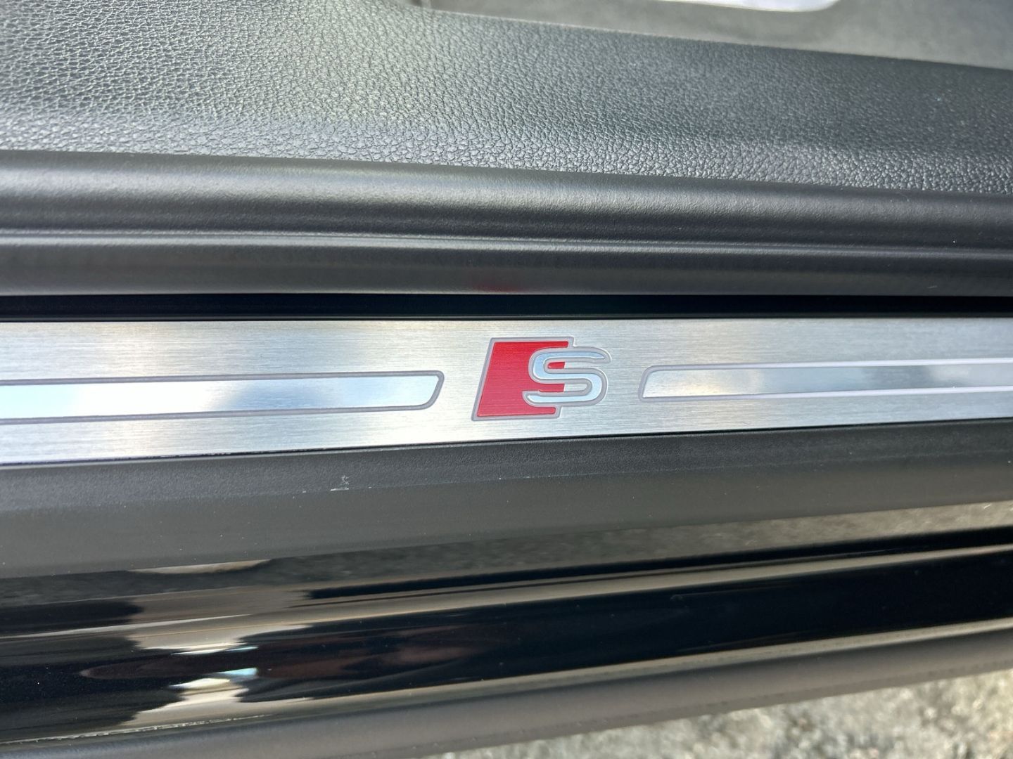 Fahrzeugabbildung Audi Q3 advanced 40 TFSI quattro AHK+PANO+LED+KAMERA