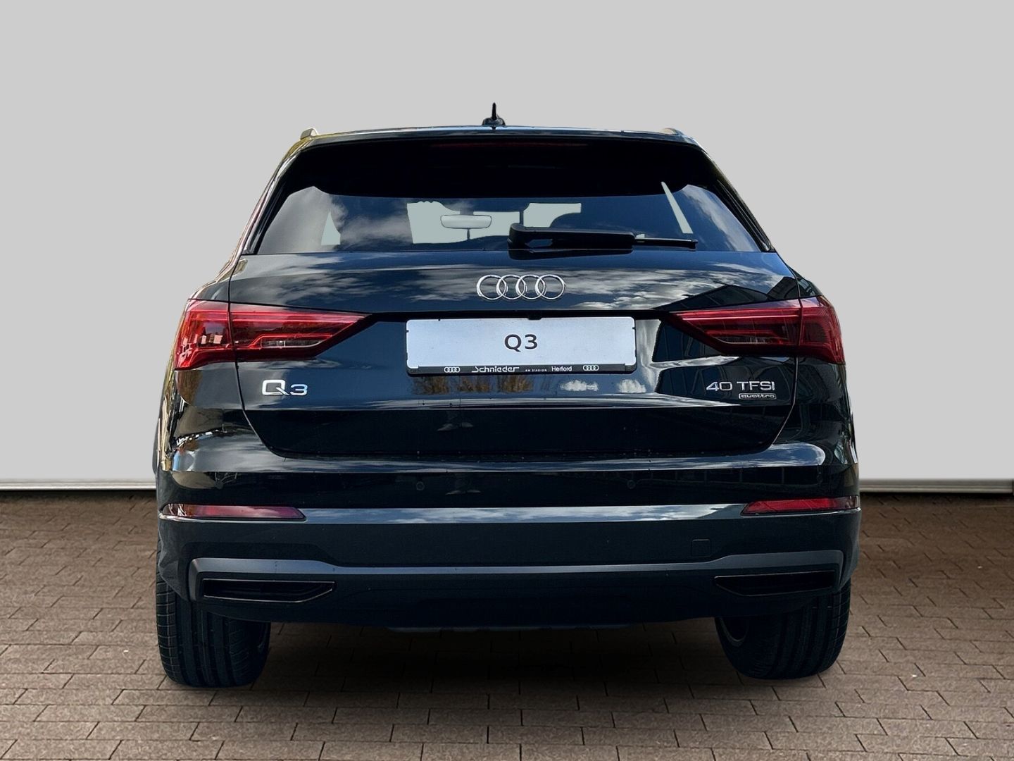 Fahrzeugabbildung Audi Q3 advanced 40 TFSI quattro AHK+PANO+LED+KAMERA