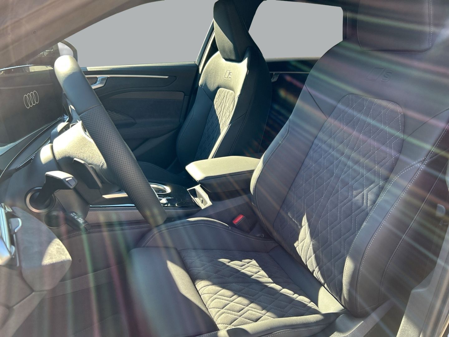 Fahrzeugabbildung Audi A6 Avant edition one 2.0 TDI S-LINE+HUD+B&O+LEDE