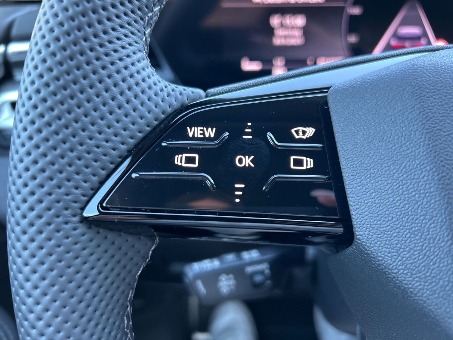 Fahrzeugabbildung Audi A6 Avant edition one 2.0 TDI S-LINE+HUD+B&O+LEDE