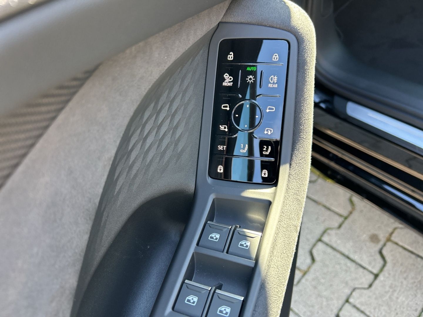 Fahrzeugabbildung Audi A6 Avant edition one 2.0 TDI S-LINE+HUD+B&O+LEDE