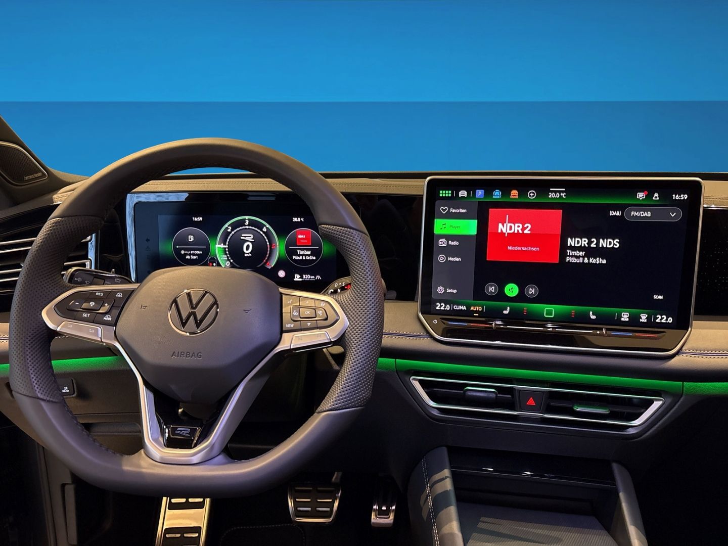Fahrzeugabbildung Volkswagen Tiguan R-Line 2,0l TDI BLACK STYLE AHK MATRIX HA