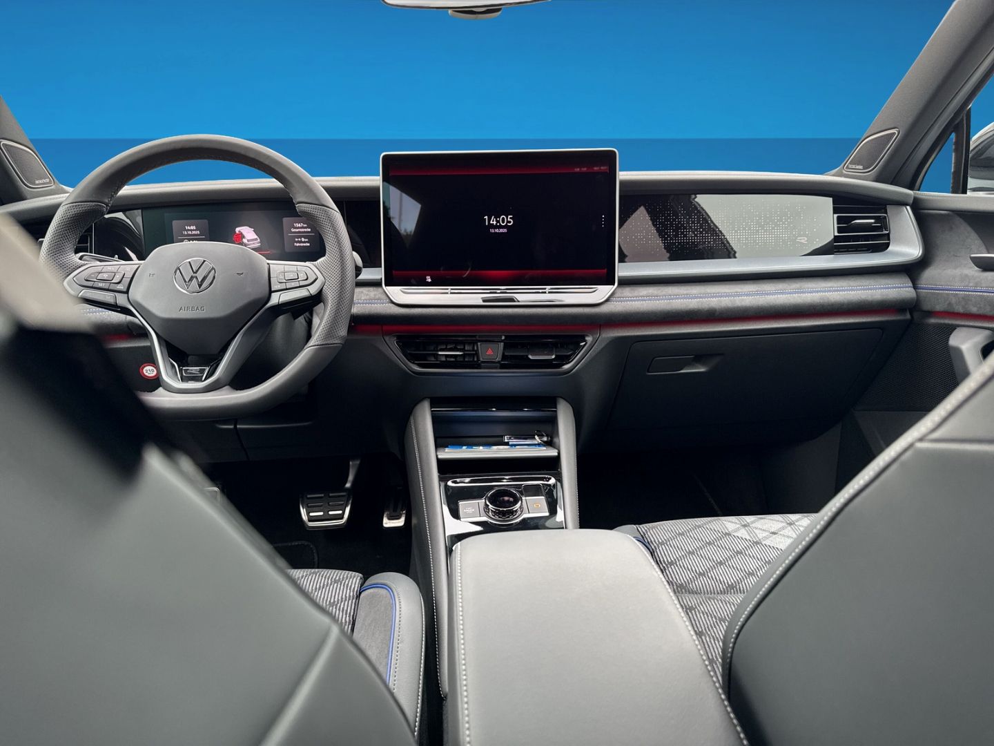 Fahrzeugabbildung Volkswagen Tayron 1.5 TSI eHybrid 200 kW R-Line AHK Clima