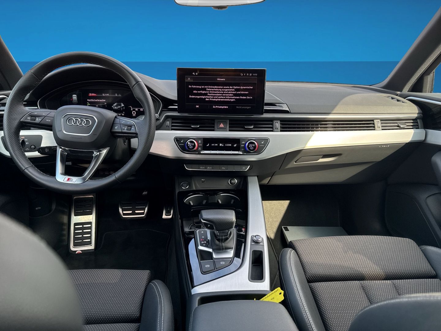 Fahrzeug 12 Fahrzeugabbildung Audi A4 Avant 35 TDI S line 2.0 Competition Kamera