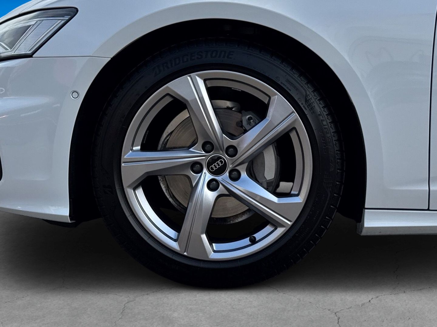 Fahrzeug 8 Fahrzeugabbildung Audi A6 Avant 40 TDI S line 2.0 LED Pano Kamera AHK