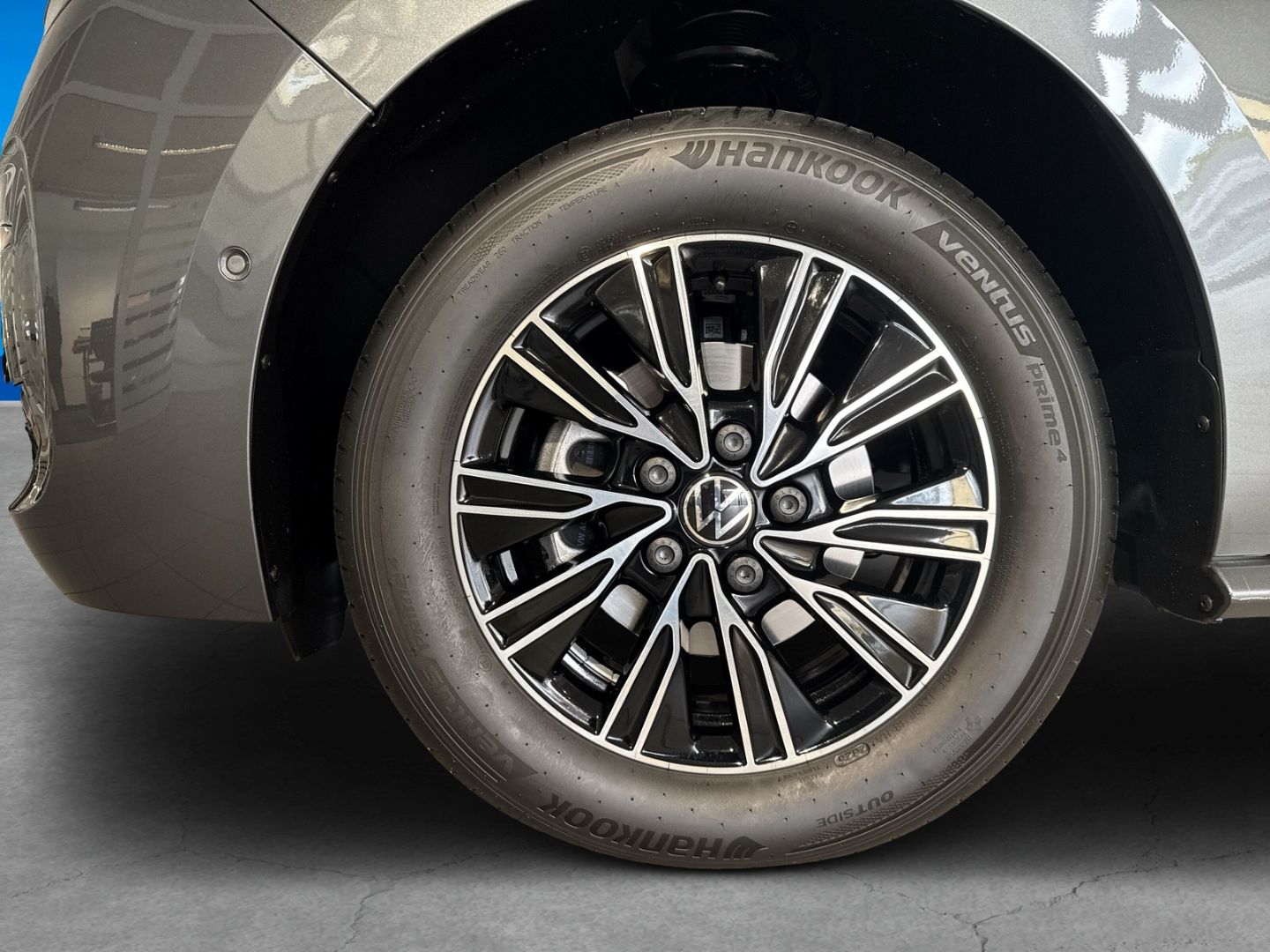 Fahrzeugabbildung Volkswagen T7 Multivan Life 2,0TDI SCR 110 kW 7-Gang-DSG KÜ