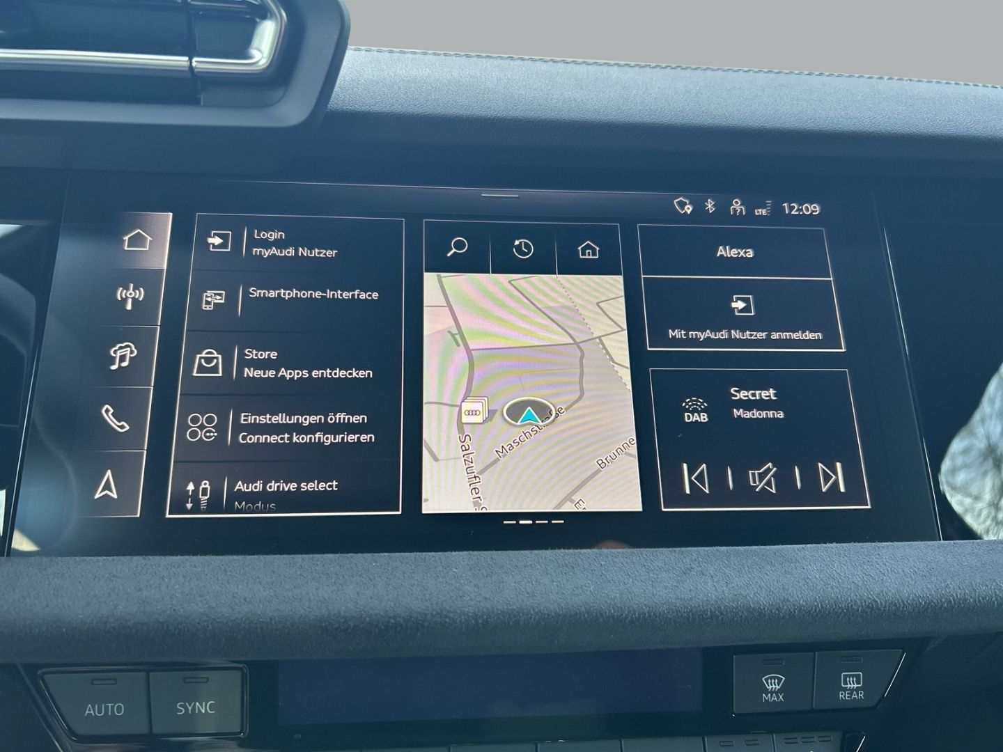 Fahrzeugabbildung Audi A3 Sportback 40 TFSI e S-line PANO+NAVI+LEDER+VI