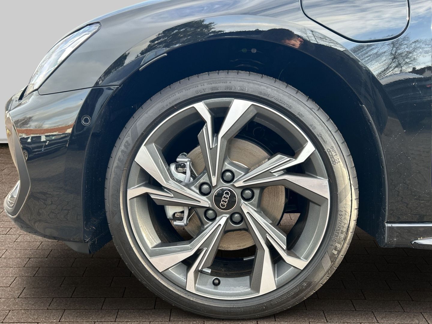 Fahrzeugabbildung Audi A3 Sportback 40 TFSI e S-line PANO+NAVI+LEDER+VI