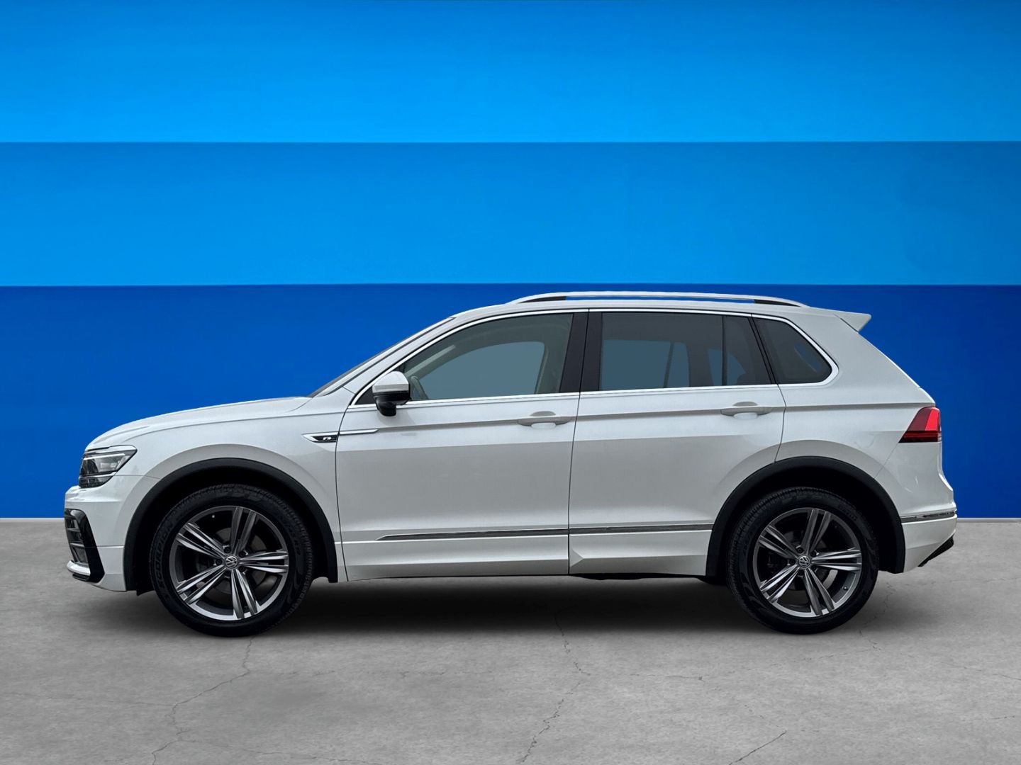 Fahrzeug 3 Fahrzeugabbildung Volkswagen Tiguan Highline R-Line 4Motion 2.0 TDI AHK