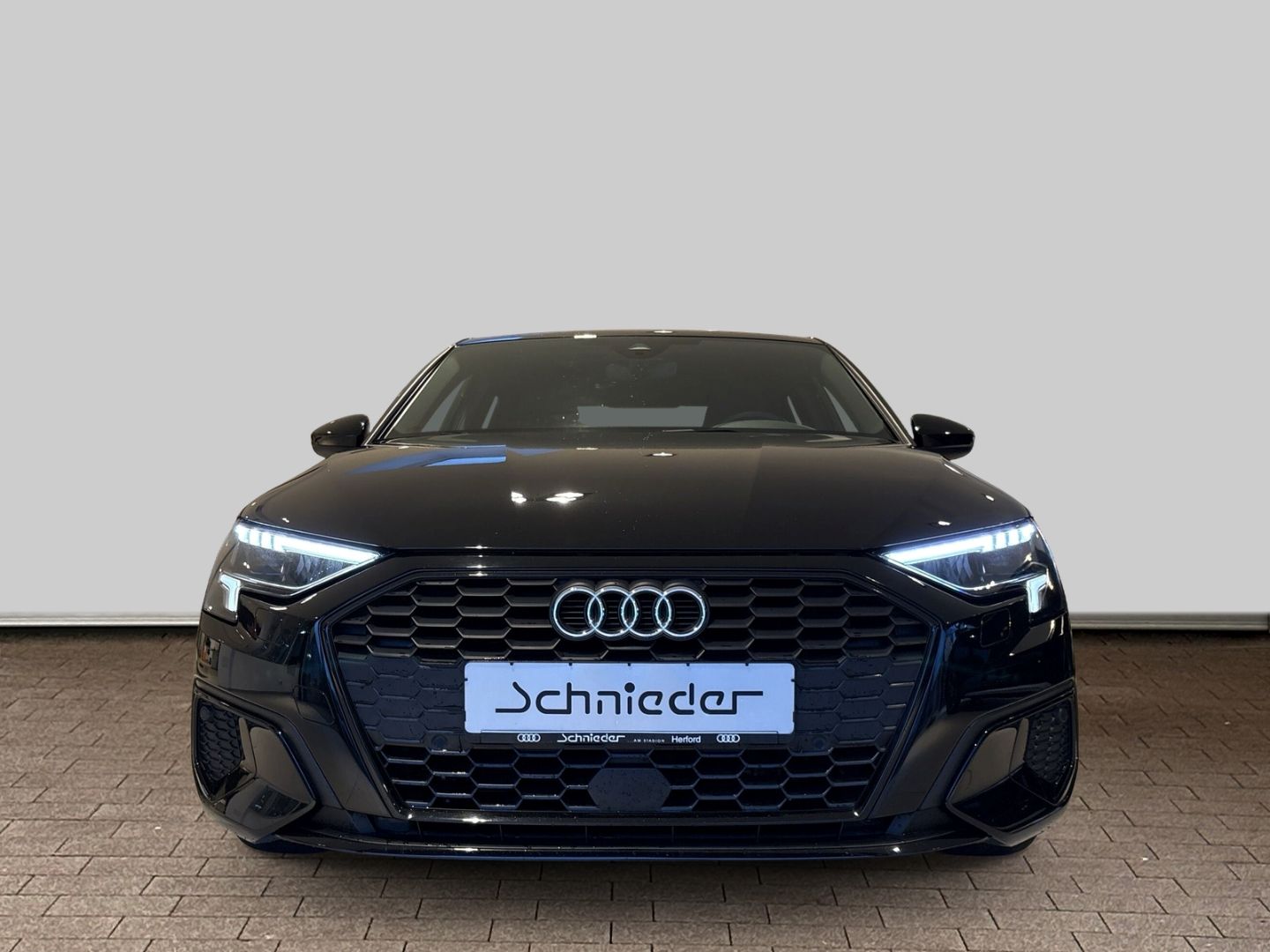 Fahrzeugabbildung Audi A3 Limousine 30 TFSI advanced S-tronic+ACC+CARPL
