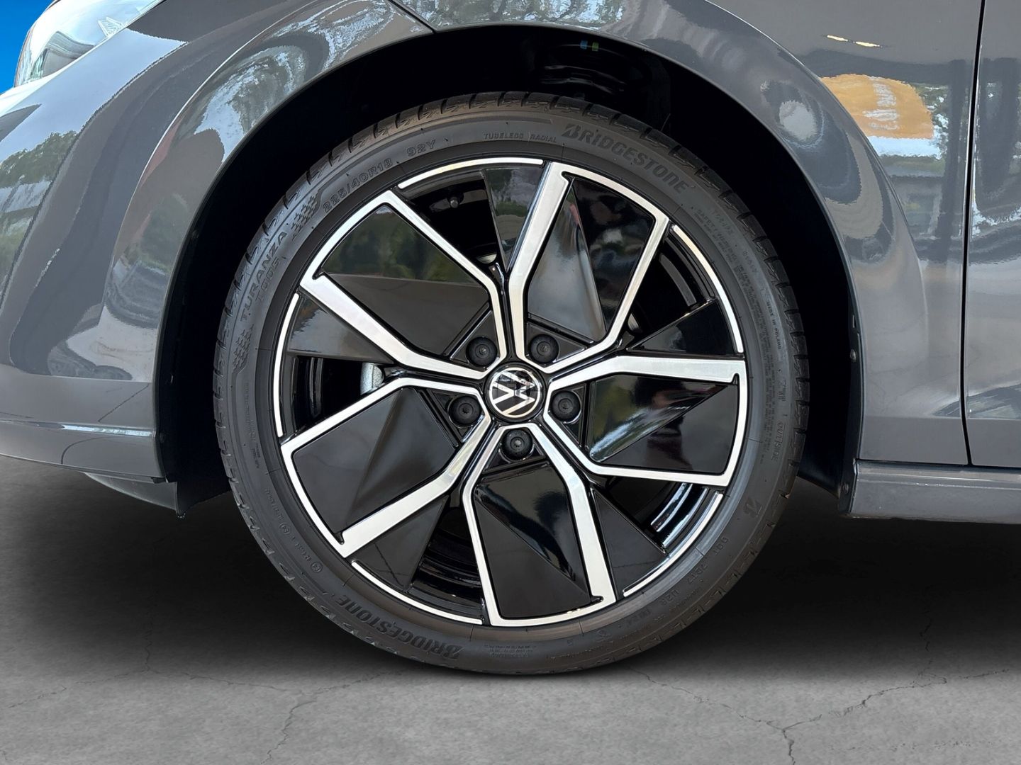 Fahrzeug 8 Fahrzeugabbildung Volkswagen Golf 8 1.5 eTSI Edition 50 Kamera, IQ-Light, Car