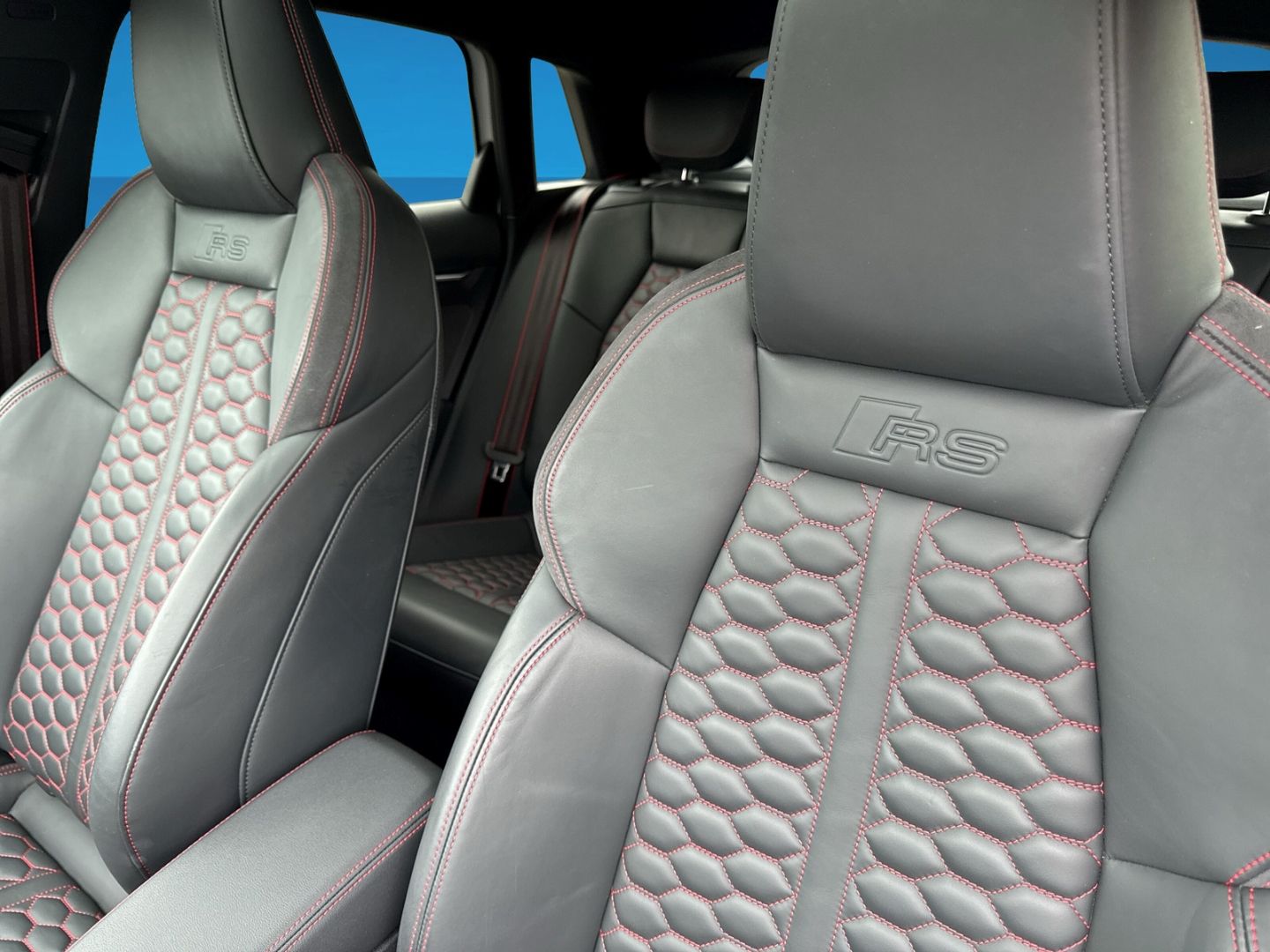 Fahrzeug 13 Fahrzeugabbildung Audi RS3 Sportback 2.5 TFSI quattro Matrix LED Leder