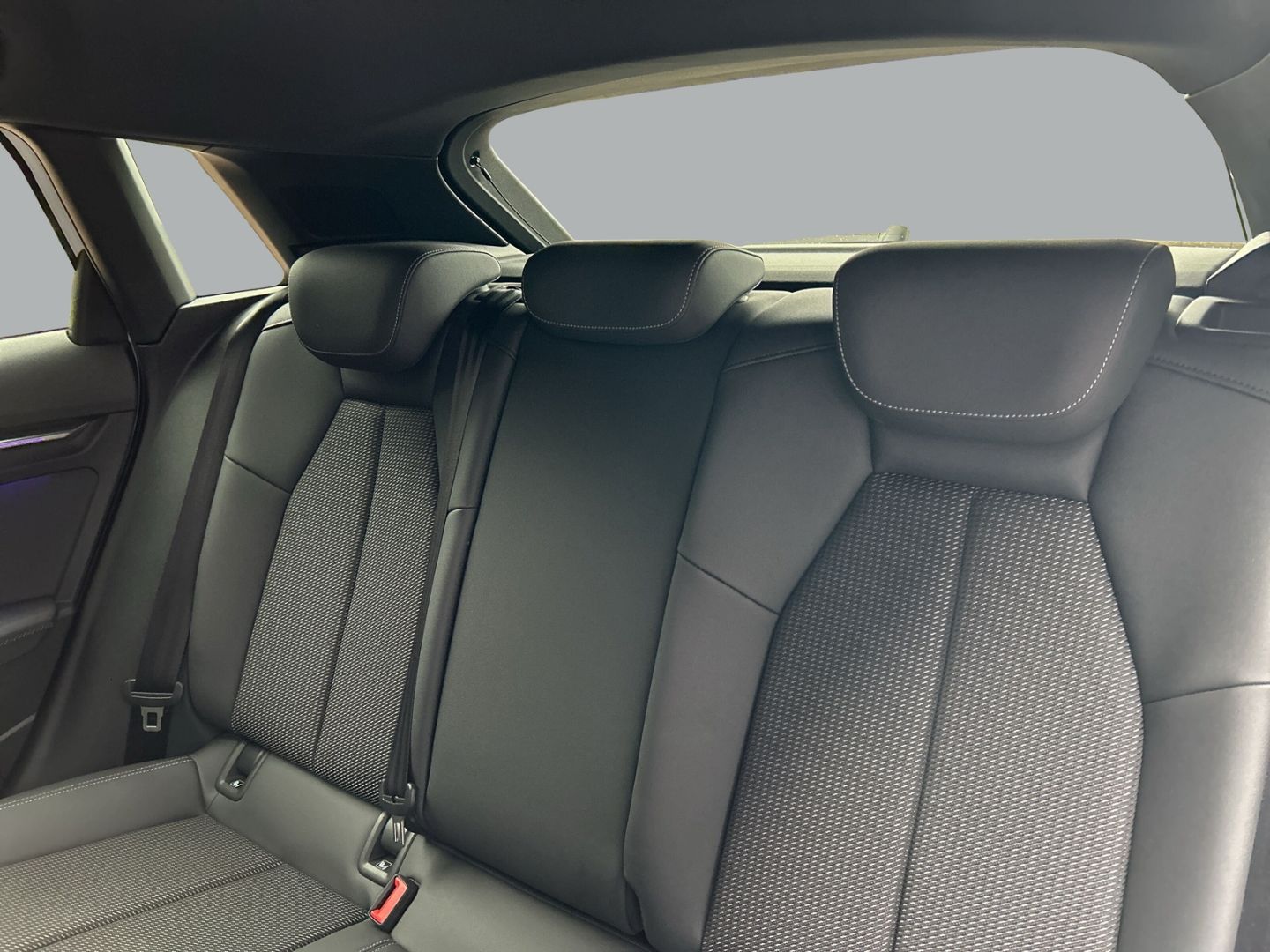 Fahrzeug 13 Fahrzeugabbildung Audi S3 Sportback 2.0 TFSI quattro NAVI+LEDER+VIRTUAL