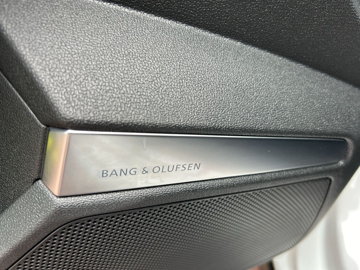 Fahrzeug 21 Fahrzeugabbildung Audi S3 Sportback 2.0 TFSI quattro NAVI+LEDER+VIRTUAL