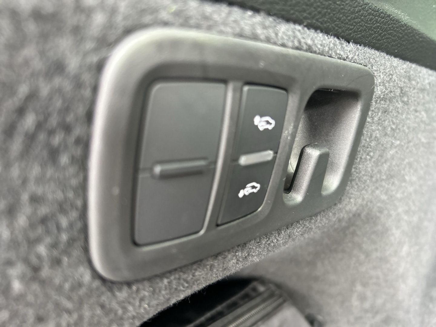 Fahrzeug 22 Fahrzeugabbildung Audi Q7 45 TDI quattro S-LINE+SPORTPAKET+PANO+LED+KAM
