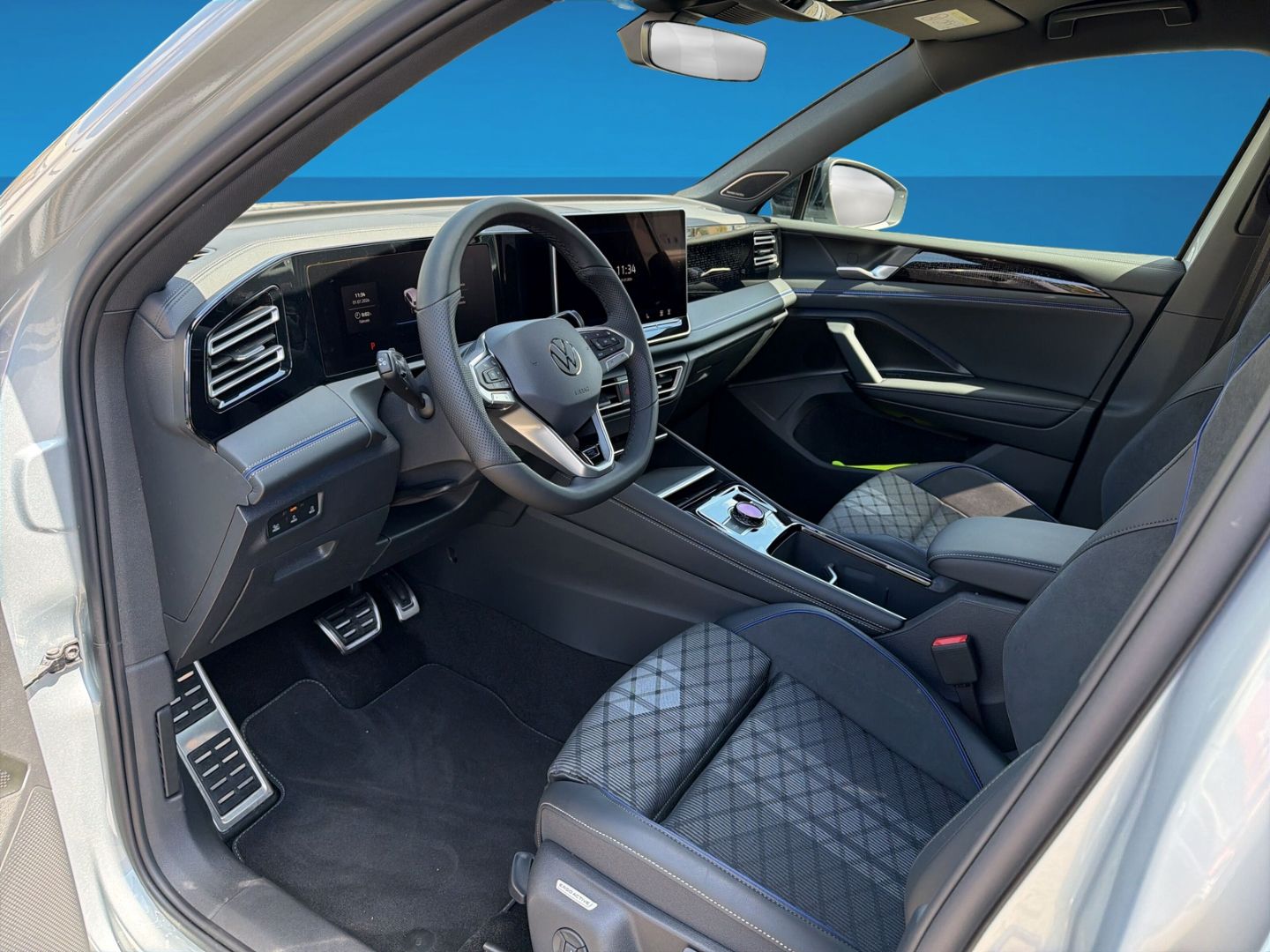 Fahrzeugabbildung Volkswagen Tiguan R-Line 2,0l TDI AHK HARMAN IQ.DRIVE IQ.LI