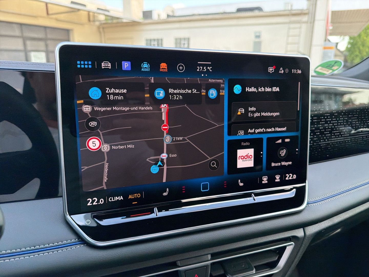 Fahrzeugabbildung Volkswagen Tiguan R-Line 2,0l TDI AHK HARMAN IQ.DRIVE IQ.LI