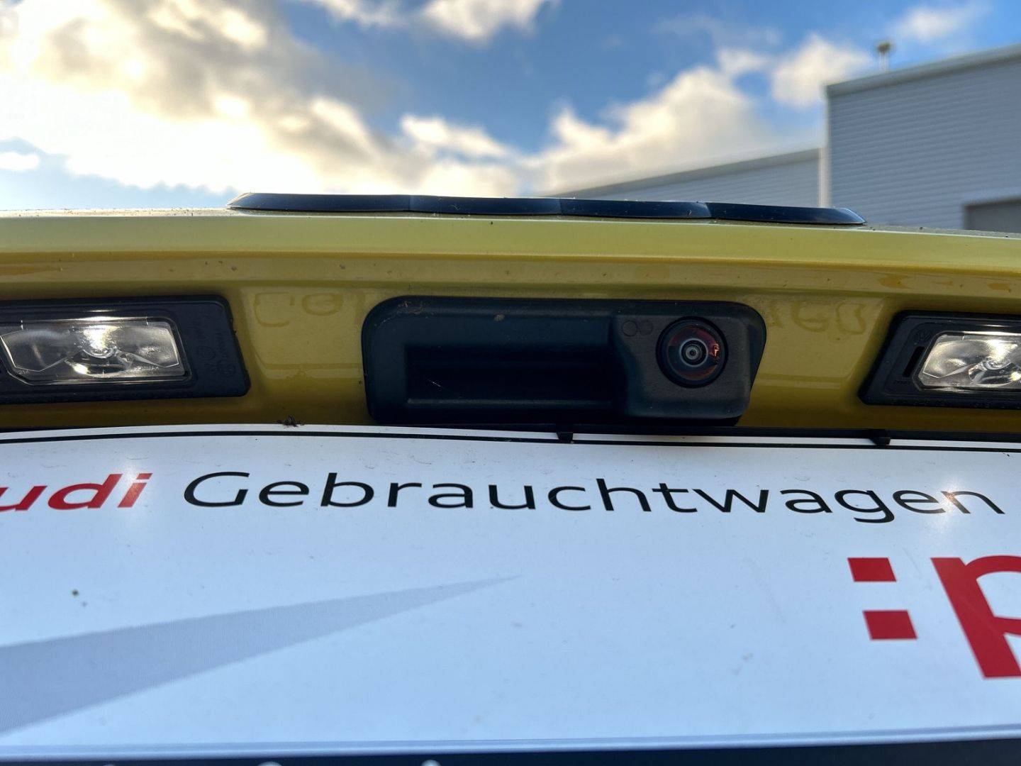 Fahrzeug 19 Fahrzeugabbildung Audi S3 Sportback 2.0 TFSI quattro MATRIX-LED+B&O+KAM