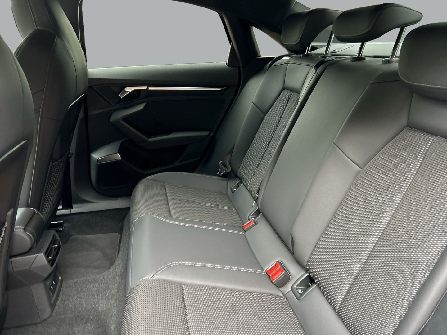 Fahrzeug 11 Fahrzeugabbildung Audi S3 Limousine 2.0 TFSI quattro MATRIX-LED+B&O+KAM