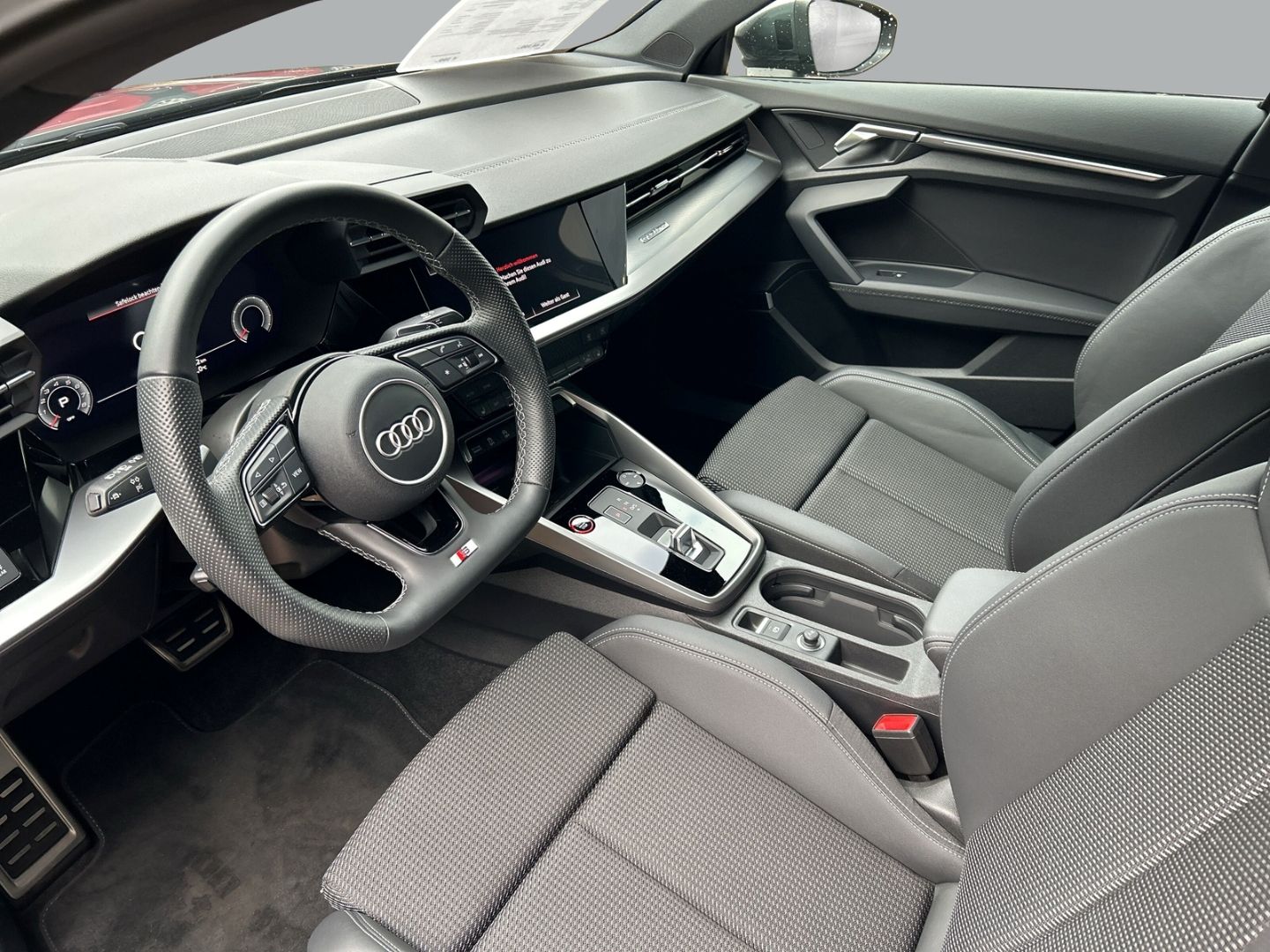 Fahrzeug 10 Fahrzeugabbildung Audi S3 Limousine 2.0 TFSI quattro MATRIX-LED+B&O+KAM