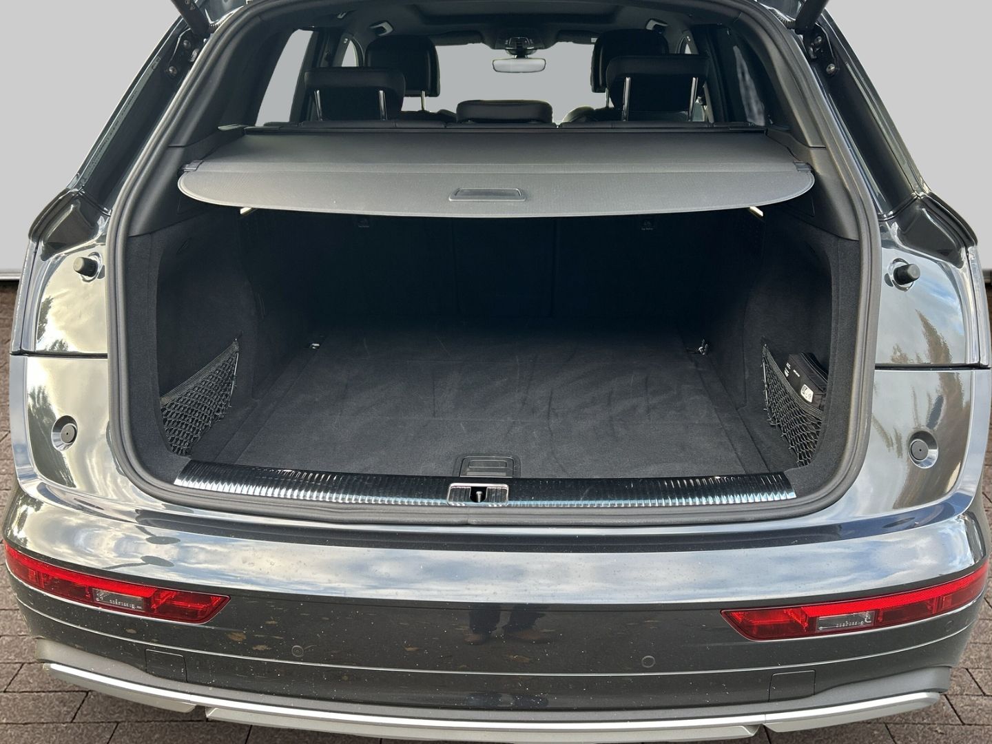 Fahrzeug 19 Fahrzeugabbildung Audi Q5 advanced 40 TDI quattro+AHK+PANO+NAVI+LEDER+L