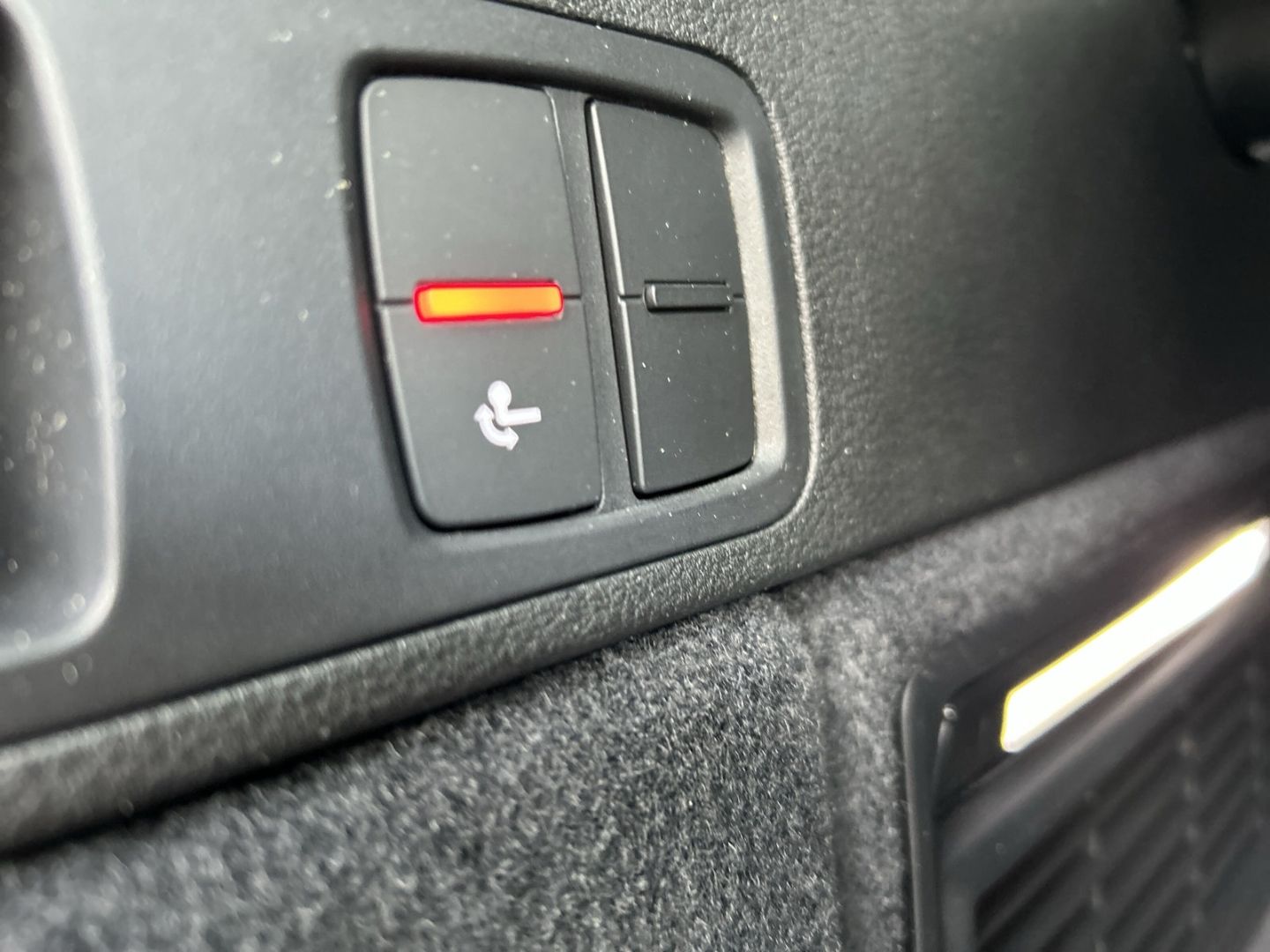 Fahrzeug 21 Fahrzeugabbildung Audi Q5 advanced 40 TDI quattro+AHK+PANO+NAVI+LEDER+L