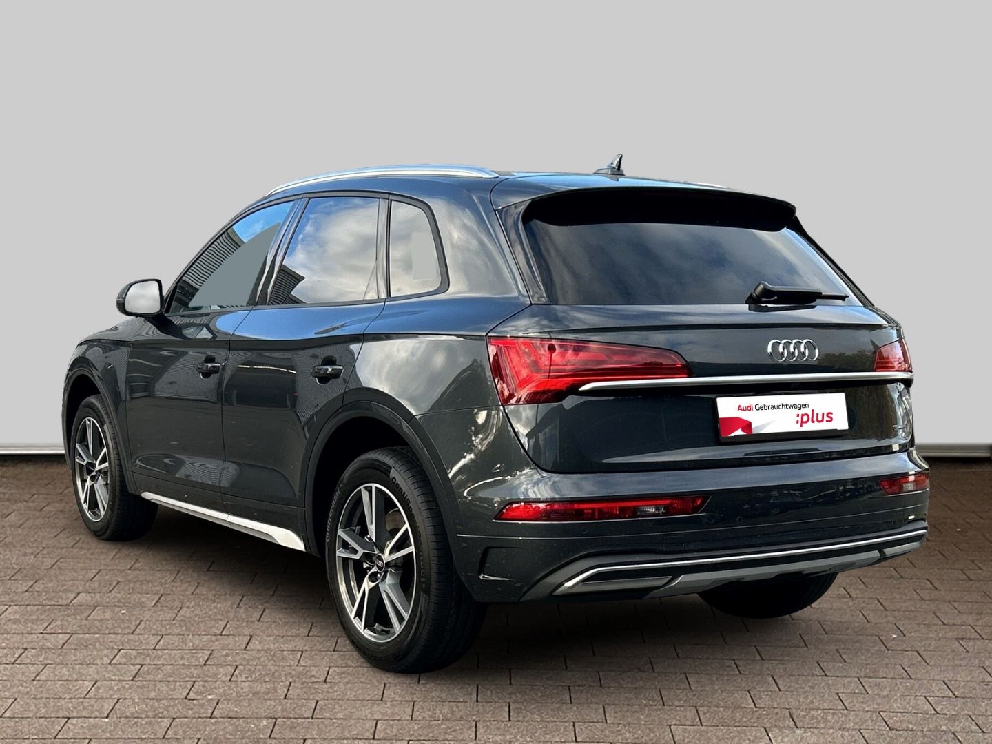 Fahrzeug 7 Fahrzeugabbildung Audi Q5 advanced 40 TDI quattro+AHK+PANO+NAVI+LEDER+L