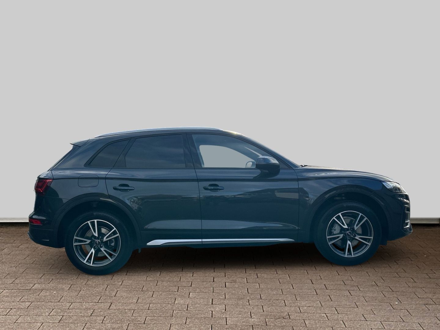 Fahrzeug 8 Fahrzeugabbildung Audi Q5 advanced 40 TDI quattro+AHK+PANO+NAVI+LEDER+L