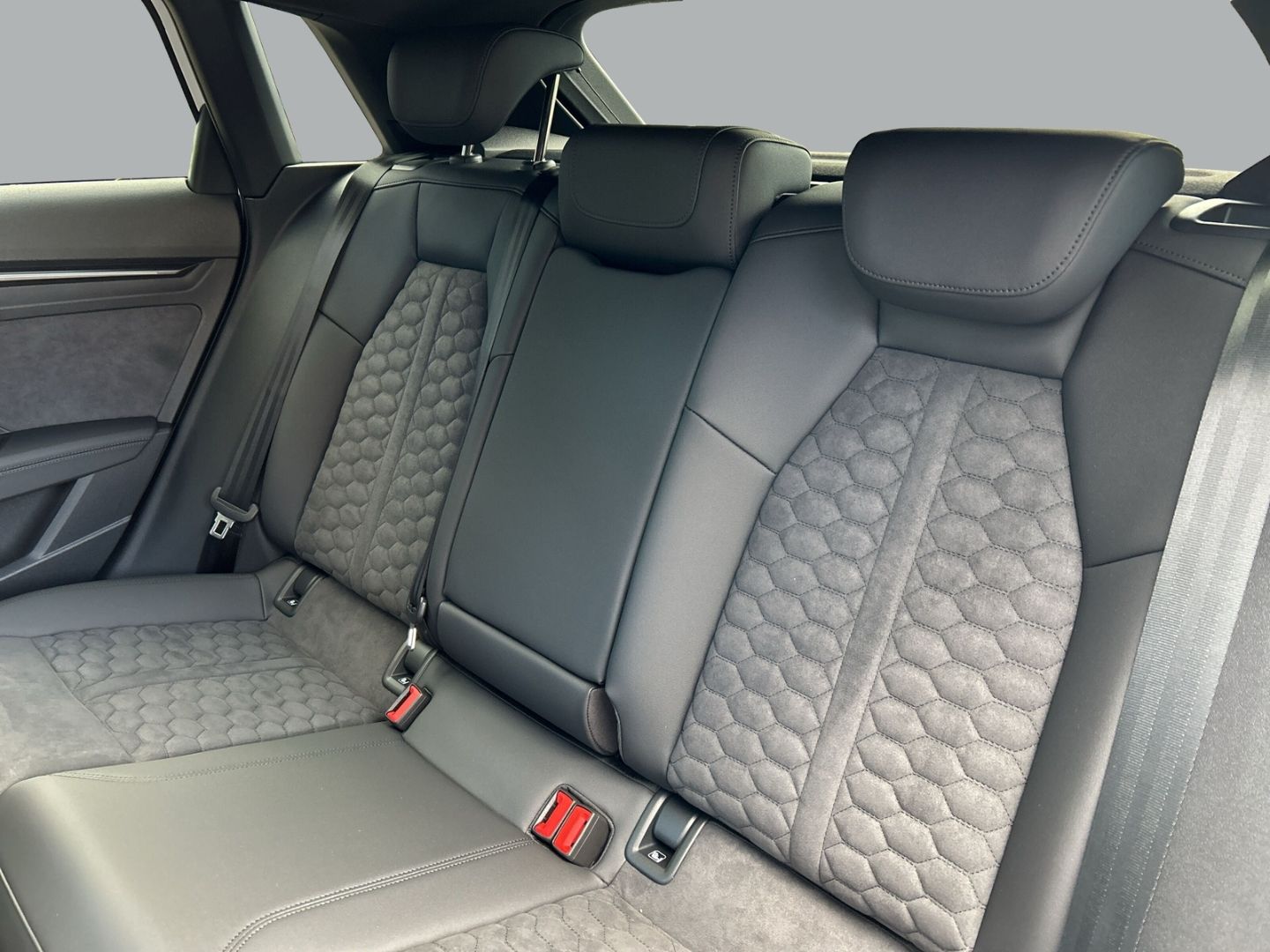 Fahrzeugabbildung Audi RS3 Sportback 2.5 TFSI HUD+PANO+NAVI+LEDER+KAMER