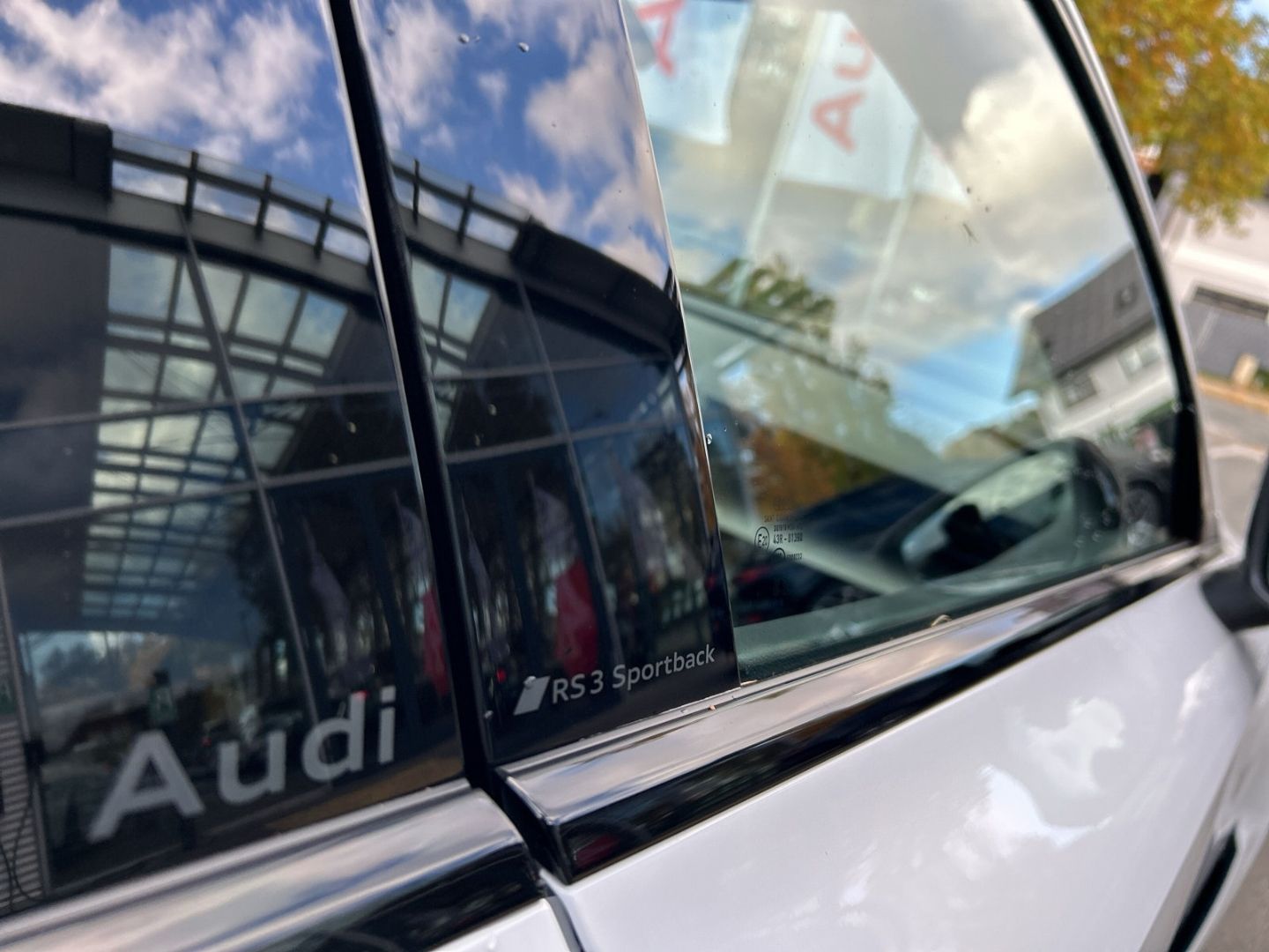 Fahrzeugabbildung Audi RS3 Sportback 2.5 TFSI HUD+PANO+NAVI+LEDER+KAMER